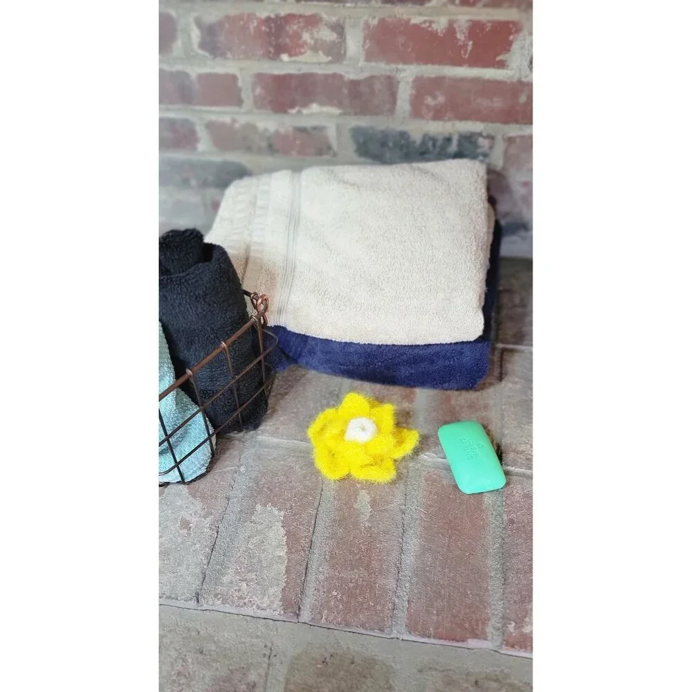 Yellow and White Flower Scrubby